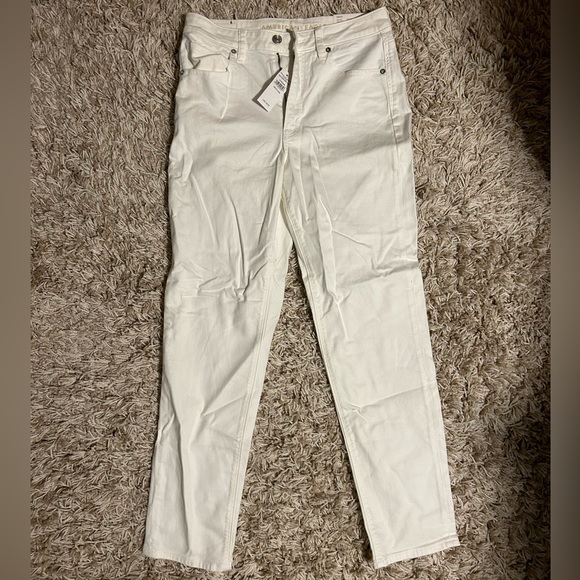 **tags still on - American Eagle Mom Jean White - Picture 2 of 4